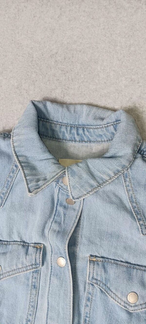 Universal Thread Snap Button Denim Trucker Western Shirt Size 4 Light Wash Boho - Picture 3 of 12